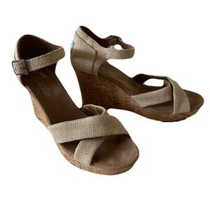 TOMS Beige Wedge Sandals Size 8W Wide